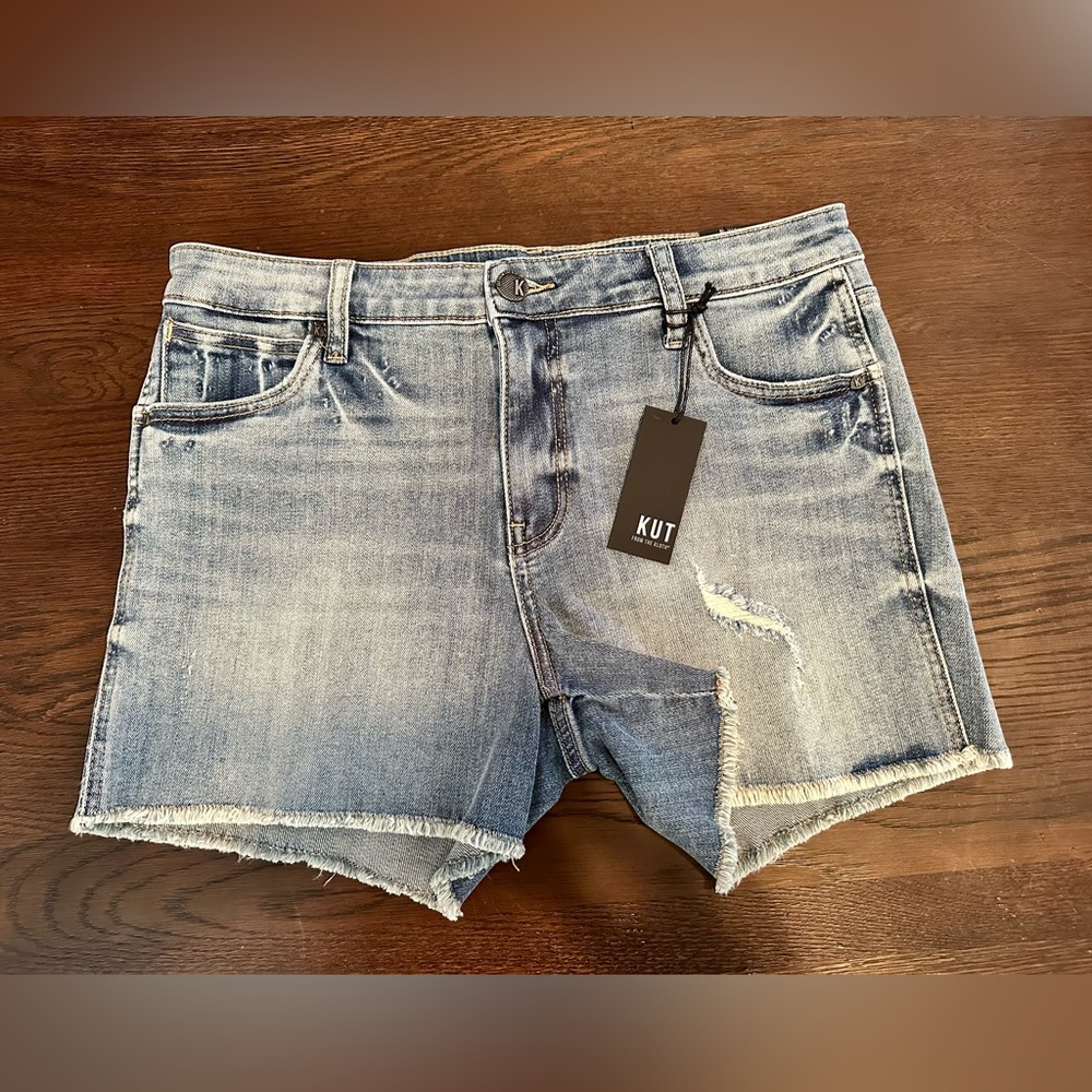 NWT KUT from the Kloth Gidget Mid Rise Fray Shorts, Size 8, Color Traveler